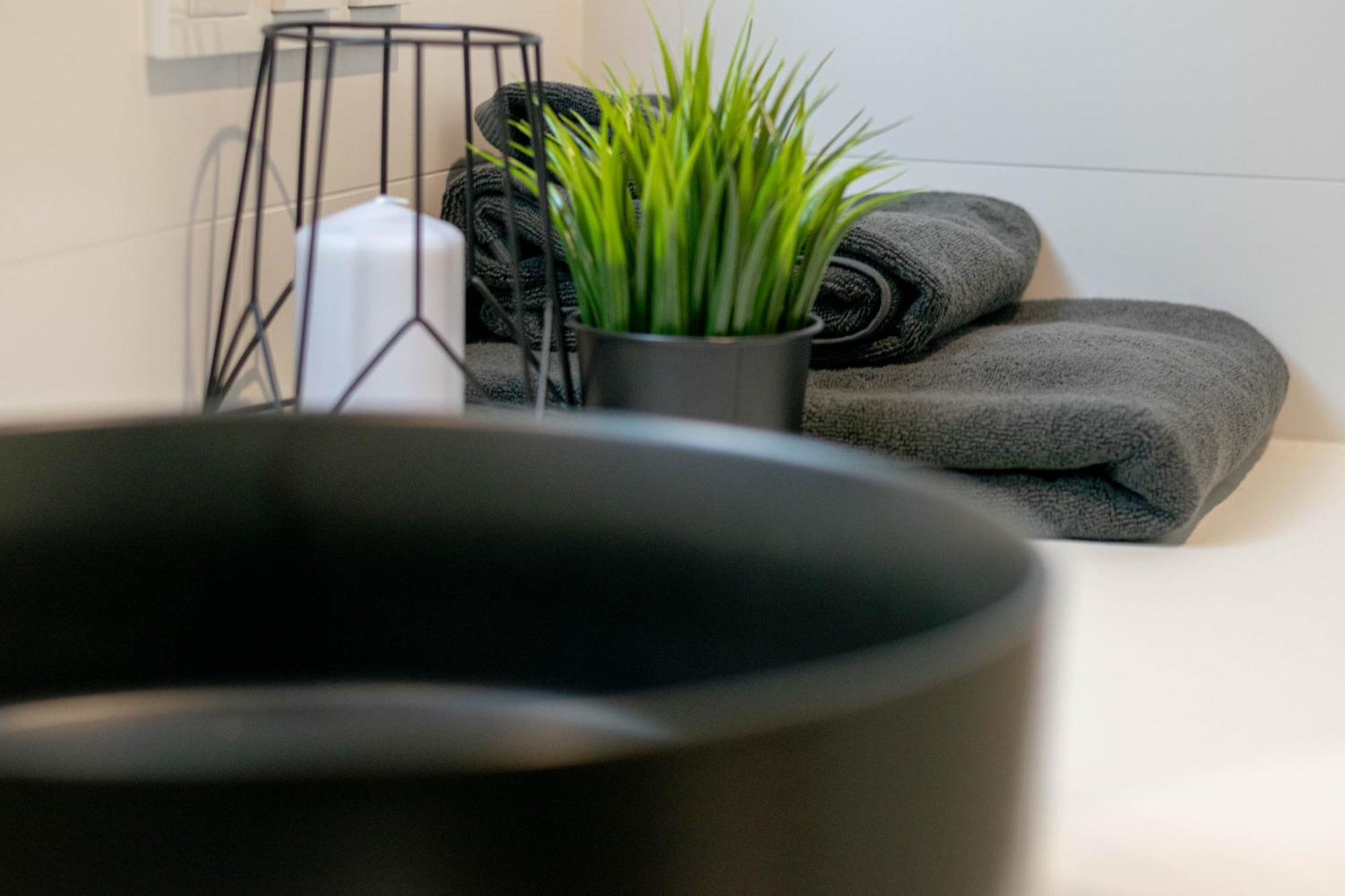 Blue Apartment Ceglana - Free Parking - Self Check-In Katowice Zewnętrze zdjęcie
